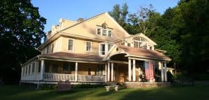 A spacious and elegant country inn on the edge of Norfolk CT offers comfortable amenities and beautiful outdoor grounds.